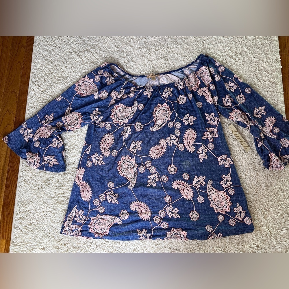 Women’s Size Large Lavish Floral Blue Women's Top